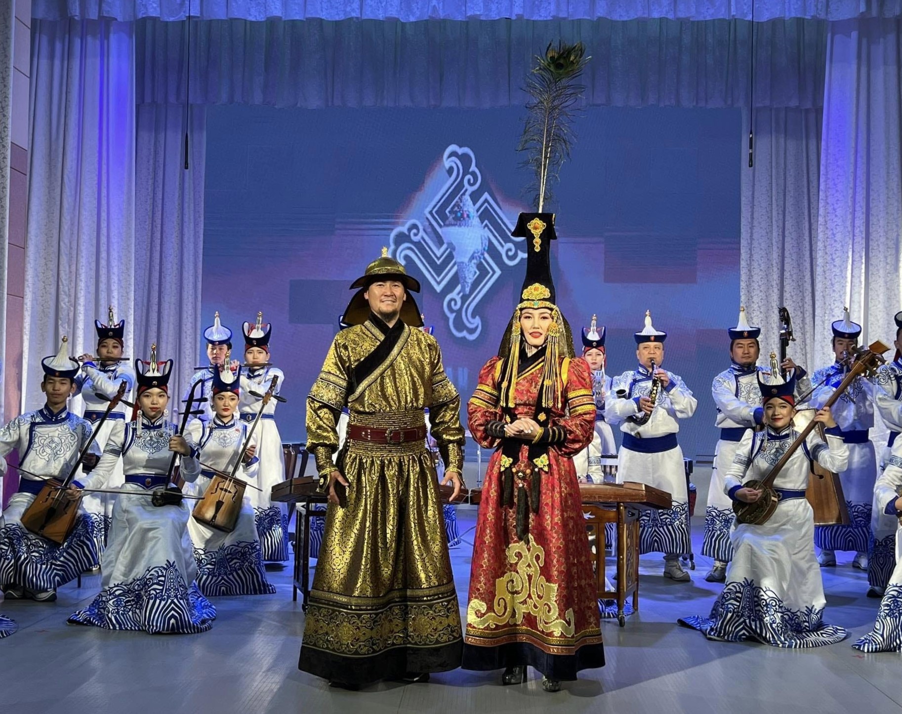 Монгол ардын уртын дуу - TsagaanLavai
